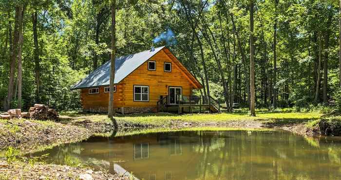 Others Lyndhurst Cabin on Farm w/ Pond & Stocked Stream!