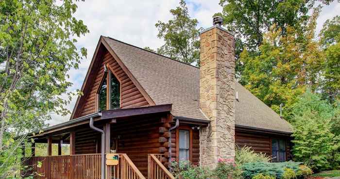 Lain-lain Rustic Sevierville Cabin w/ Covered Porch!