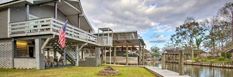 Lain-lain Springfield Riverfront Cabin w/ Boat Dock!