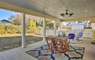 อื่นๆ 4 Spacious Kingston Home on Lake Texoma!