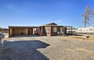 Lain-lain 5 Quaint Pahrump Ranch: 6-horse Barn & Fire Pit