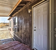 อื่นๆ 6 Quaint Pahrump Ranch: 6-horse Barn & Fire Pit