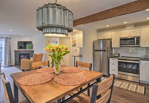 Others Updated Port Orchard Home, Walk to Waterfront