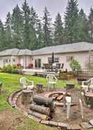 Imej utama Woodinville Home w/ Furnished Deck & Fire Pit