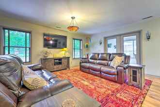 Others 4 Pisgah Forest Farm Home: Outdoor Pool & Games