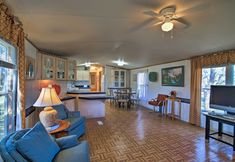 Others 2 Quiet Utopia Cabin w/ Deck & Mountain Views!