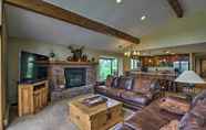 Others 7 Sprawling Fraser Cabin w/ Hot Tub, Deck & Wifi!