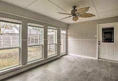 อื่นๆ 4 Richardson Abode w/ Fireplace, Fenced-in Yard