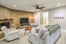 Others Richardson Abode w/ Fireplace, Fenced-in Yard