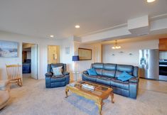 Others 4 Waterfront PNW Escape w/ Deck & Beach Access!