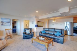 Others 4 Waterfront PNW Escape w/ Deck & Beach Access!