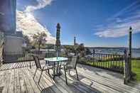 อื่นๆ Waterfront Lake Champlain Home w/ Fire Pit!