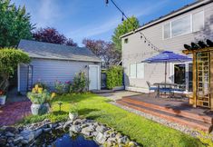 Others 2 Tacoma Home w/ Garden + Pond ~ 3 Mi to Beach!