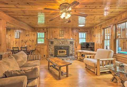 Lainnya Tafton Cottage w/ Fire Pit: 1/4 Mi to Lake!