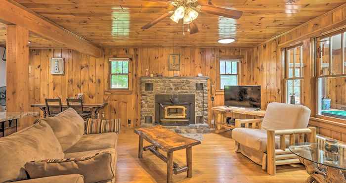 Others Tafton Cottage w/ Fire Pit: 1/4 Mi to Lake!
