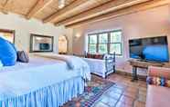 Lainnya 5 Arroyo Seco Adobe w/ Hot Tub Near Taos Ski Valley!