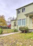 Imej utama Charming Salem Townhome, Long-term Stays!