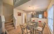 Lain-lain 5 Centrally Located Townhome in Greensboro!