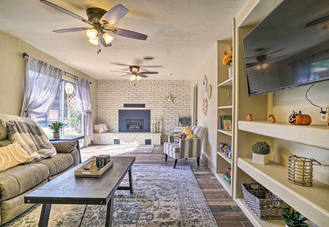 Others Chic Silver City Getaway w/ Patio + Gas Grill