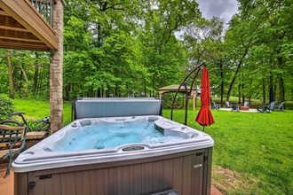 Others 4 Classy Home w/ Hot Tub: Walk to Gilletts Lake