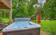 Others 4 Classy Home w/ Hot Tub: Walk to Gilletts Lake