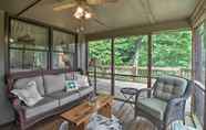 Lainnya 3 Cozy Monroe Cabin w/ Views, 4 Mi to Rice Mtn!