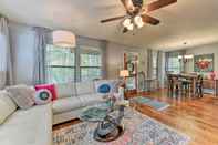 Others Cozy Woodlands Townhome w/ Deck Near Market Street