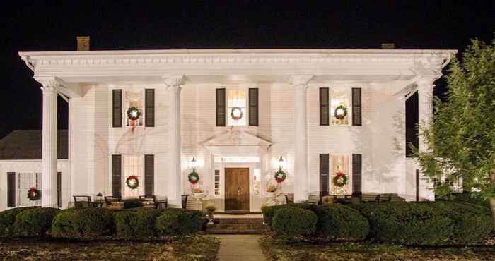 Others Historic Cedar Hill Mansion on Large Farm w/ Pool!