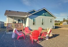 其他 2 Pet-friendly Retreat w/ Fenced Yard, Walk to Beach