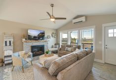 其他 3 Pet-friendly Retreat w/ Fenced Yard, Walk to Beach