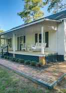 Imej utama Historic Durham Family Home w/ Expansive Yard