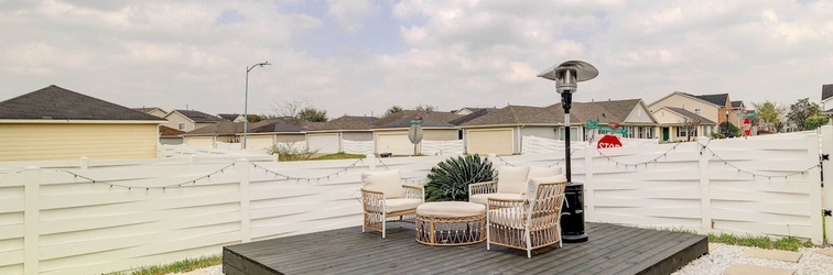 Others Houston Vacation Rental w/ Private Yard!