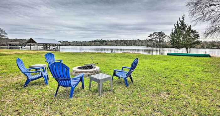 Lainnya Lakefront House w/ Boat Dock on Lake Conroe!