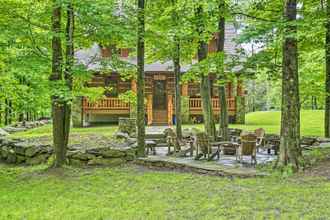 Others 4 Lake Wallenpaupack Cabin w/ Shared Pool!