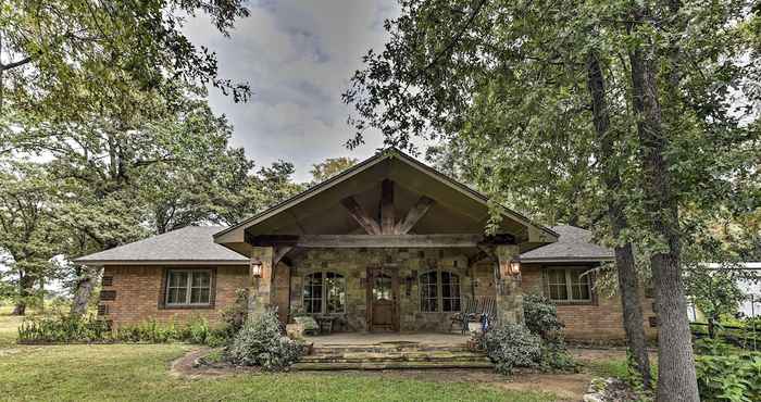 Lain-lain Kingston House w/ Fire Pit, Short Walk to Lake!