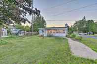 Others East Tawas Cabin w/ Lake Huron Access & Views