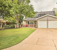 Others 7 Fort Worth Retreat: Fenced Yard w/ Fire Pit!