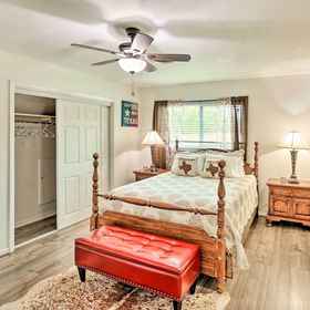 Room 1 Fort Worth Retreat w/ Fenced Yard & Fire Pit!, Ball-Eddleman-McFarland House Hotels