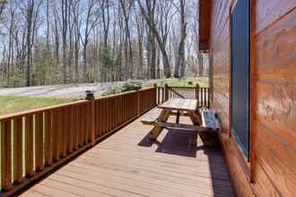 Others 4 Sparta Cabin Stay w/ Gas Grill + Mountain Views!