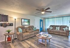 其他 3 Hot Tub & Theater Room: Tropical Springfield Home