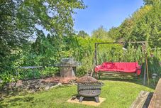 其他 Waterbury Home: Playground & Porch Swing