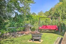 其他 Waterbury Home: Playground & Porch Swing