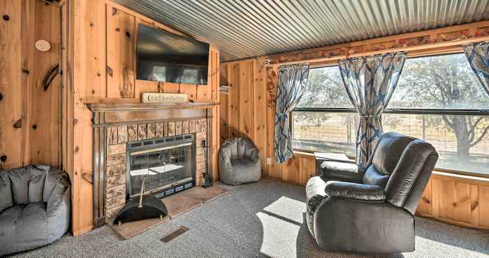 Khác Cozy Clovis Getaway w/ Patio: 6 Mi to Town!