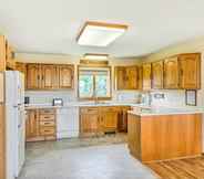 Khác 4 Updated Home w/ Lake Views on Cayuga Wine Trail!