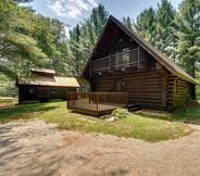 Others 4 Secluded Log Cabin in NW Michigan: Fire Pit & Deck