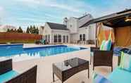 Others 2 Gorgeous Graham Home With Private Outdoor Pool!