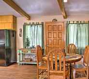 Others 3 Rustic Alto Cabin w/ Hot Tub, Deck & Fireplace!