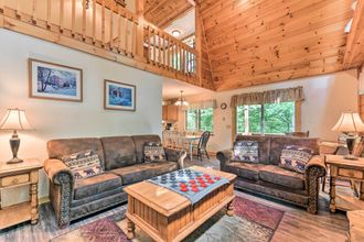 Others 4 Spacious Gatlinburg Cabin w/ Private Hot Tub!
