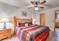 Others 7 Spacious Gatlinburg Cabin w/ Private Hot Tub!