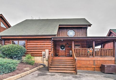 Others 'cubbies Cabin' w/ Hot Tub ~ 7 Mi to Dollywood!